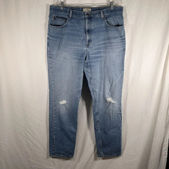 LL Bean Jeans Men's 40x34 Light Wash Denim Classic Fit 100% Cotton Distressed - Picture 1 of 11